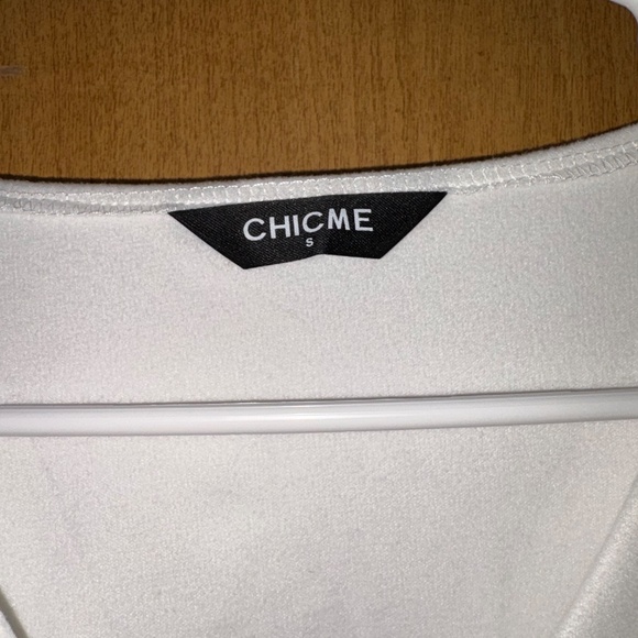 Chicme Women's Long-sleeve V-neck Plaid Pattern Shirt - Picture 5 of 5